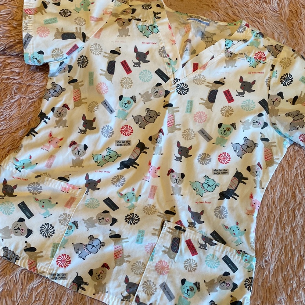 Scrub top